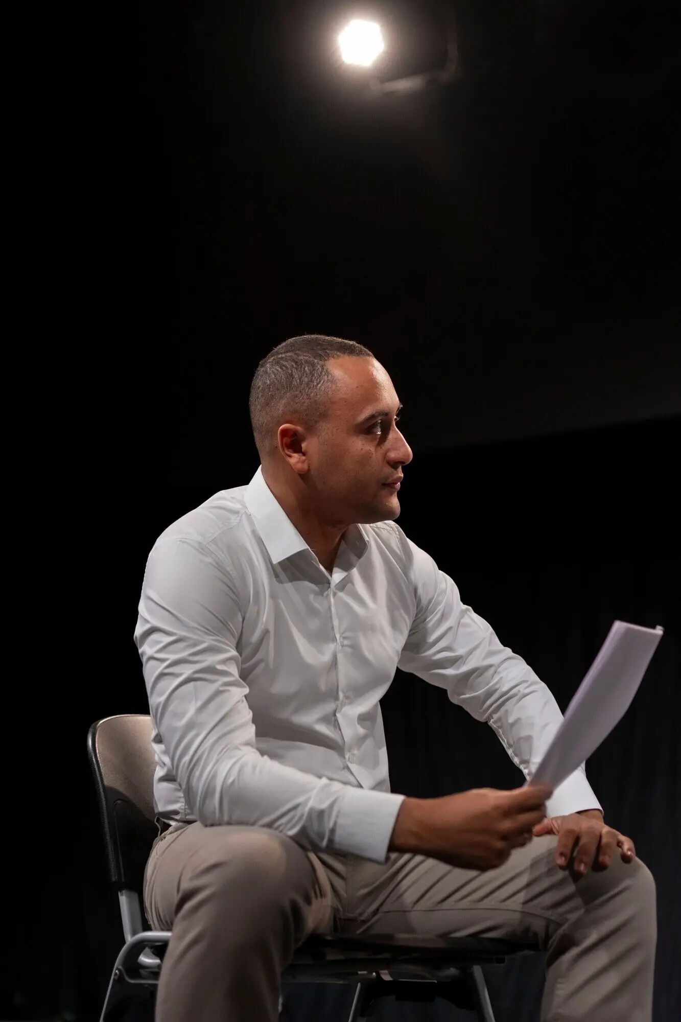 Пожалуйста, пришлите исходный текст описания, которое нужно перефразировать на русском языке.